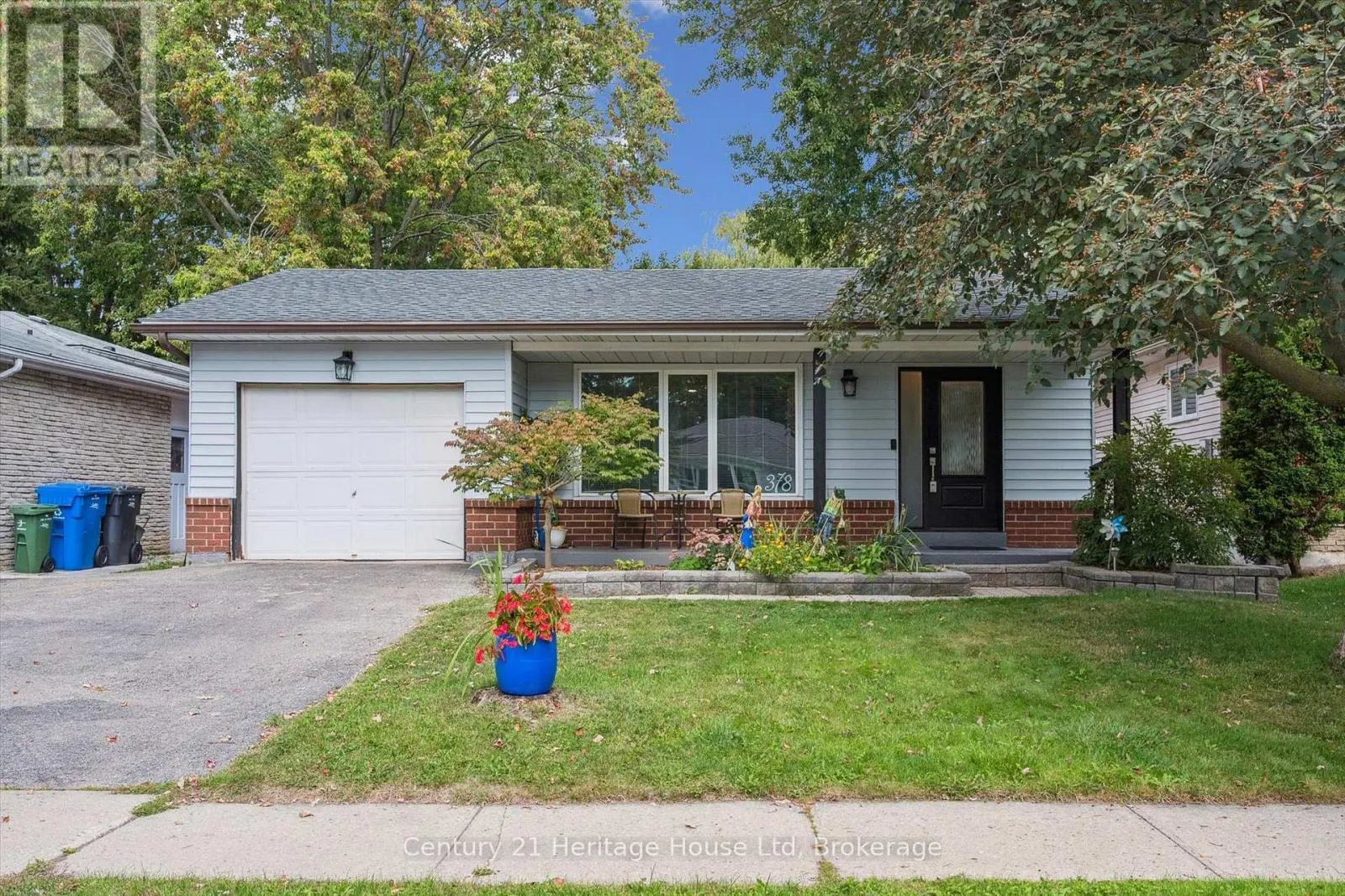 378 WEST ACRES DRIVE