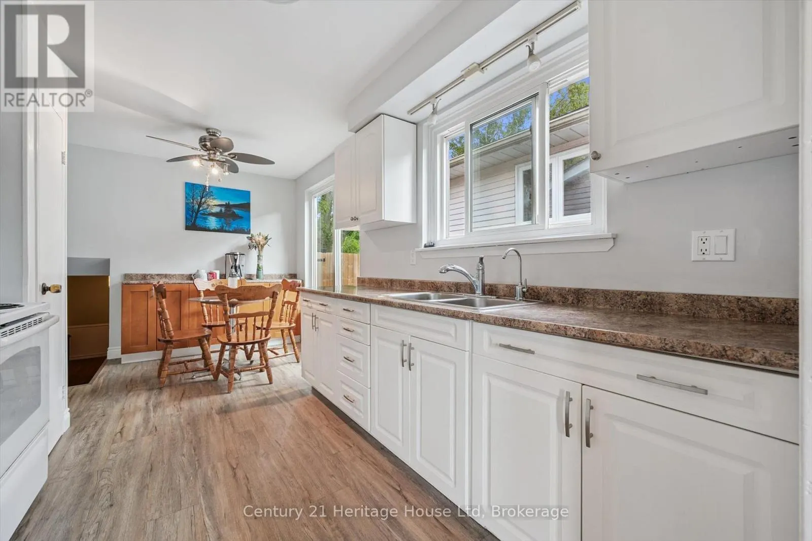 378 WEST ACRES DRIVE