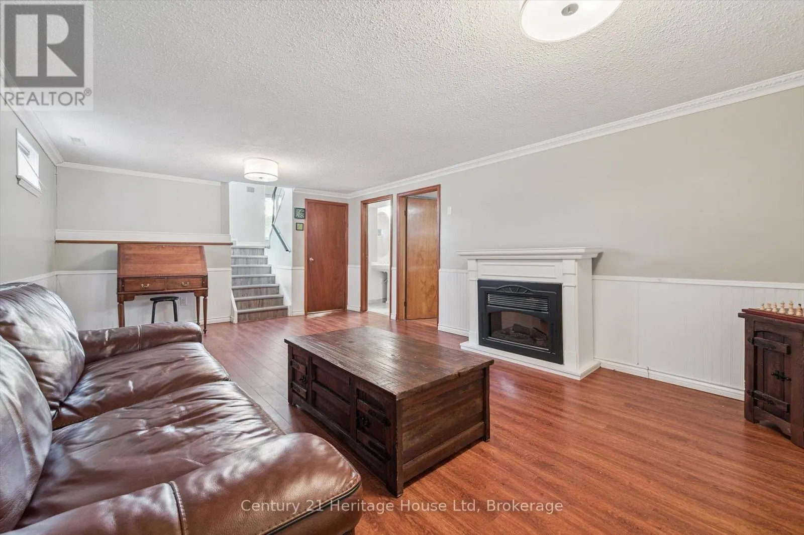 378 WEST ACRES DRIVE
