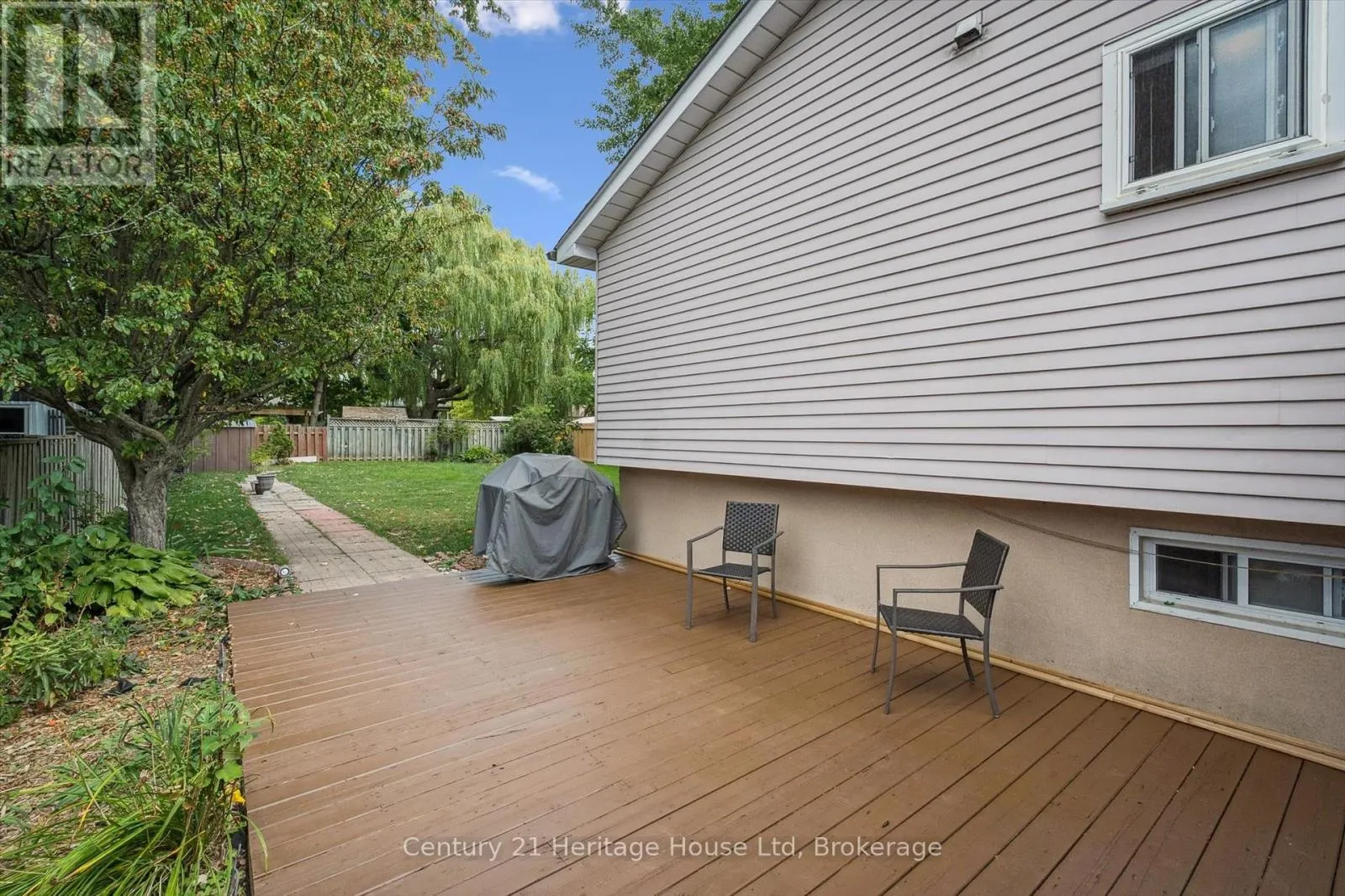378 WEST ACRES DRIVE