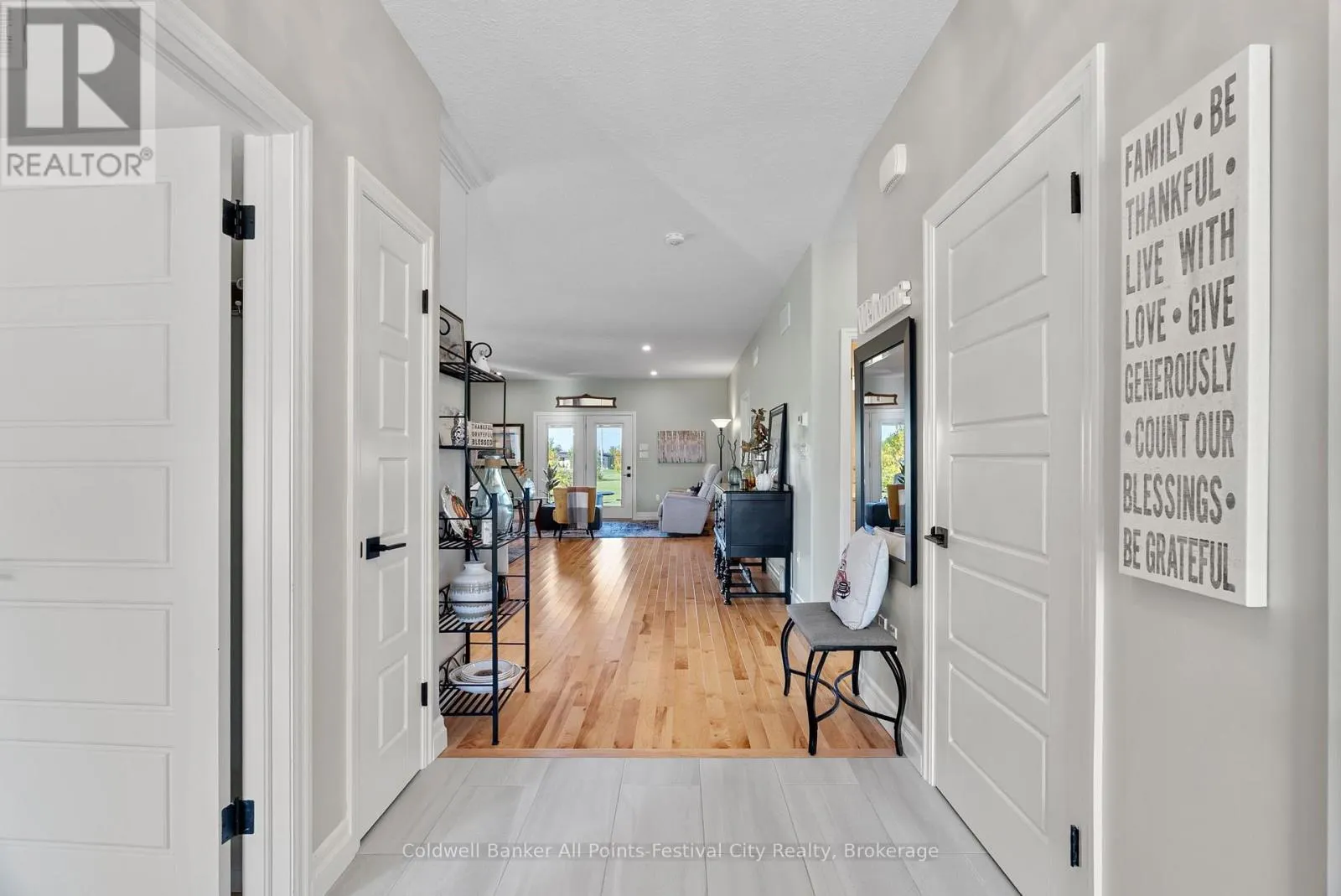 33 WELLINGTON STREET S