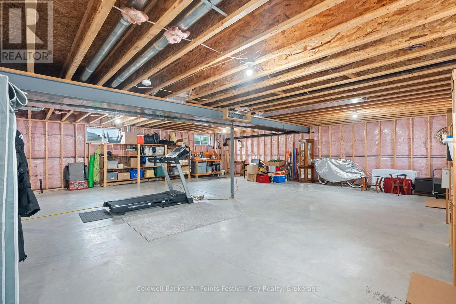 33 WELLINGTON STREET S