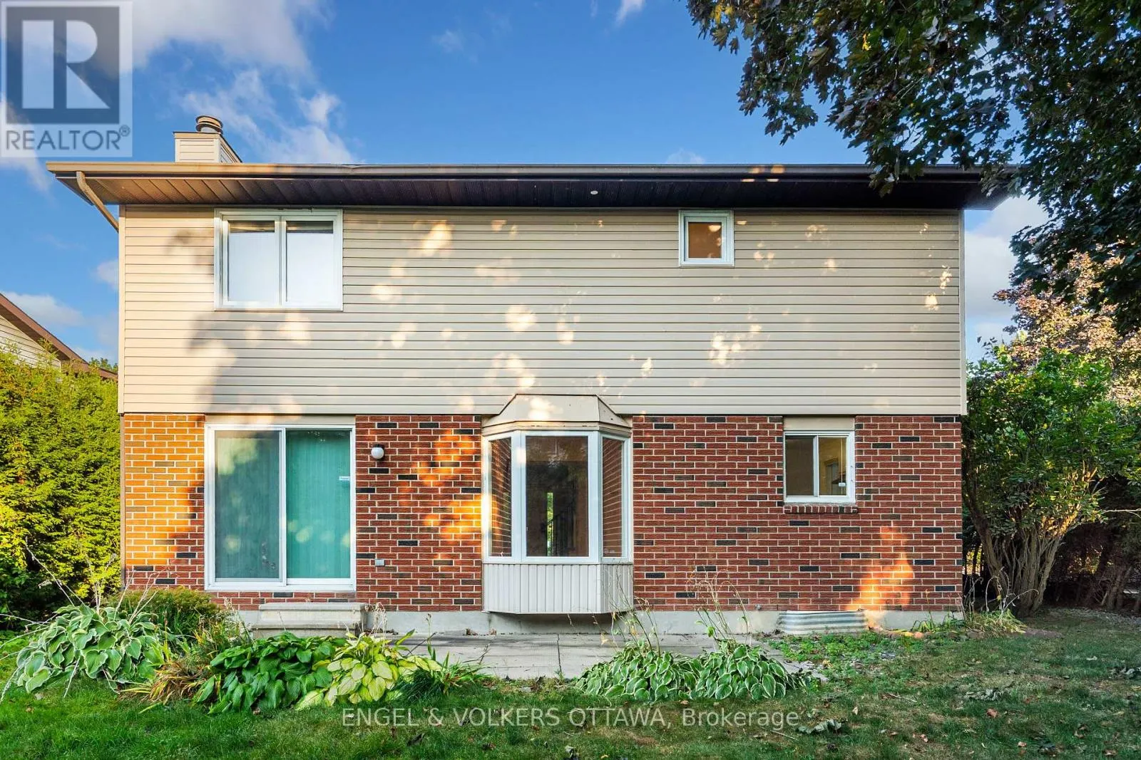19 MCCLURE CRESCENT