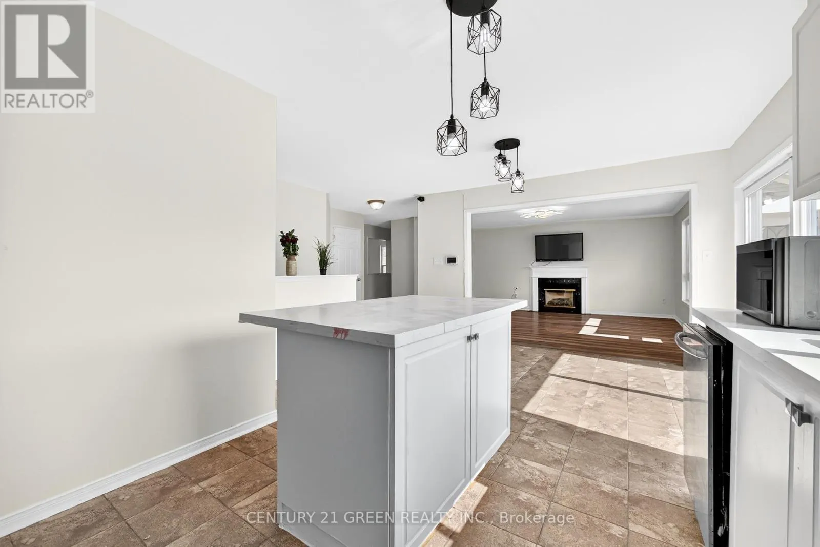 110 HUNTER WAY