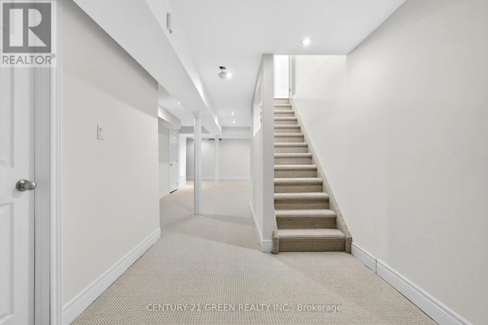 110 HUNTER WAY