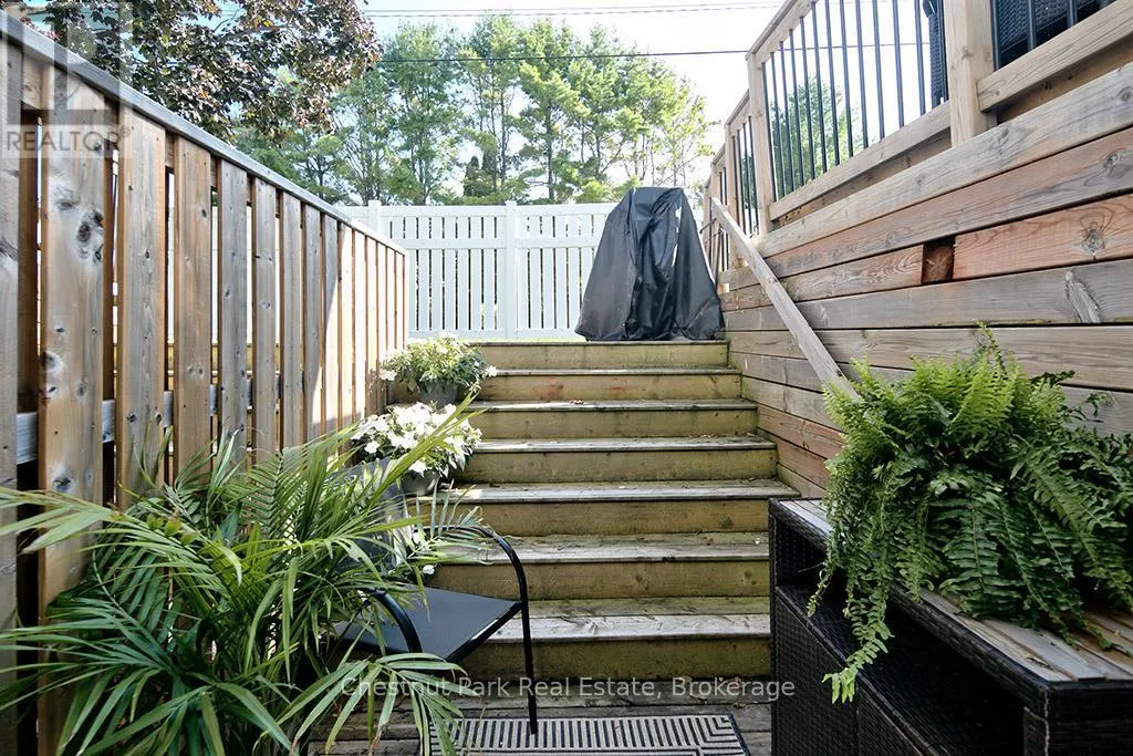 15 - 83 VICTORIA STREET, #15