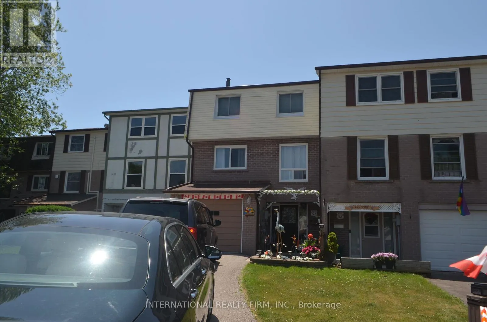 51 PEACOCK BOULEVARD