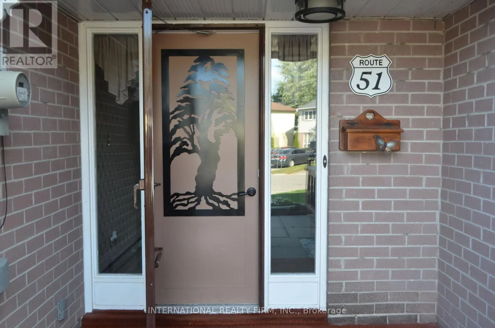 51 PEACOCK BOULEVARD