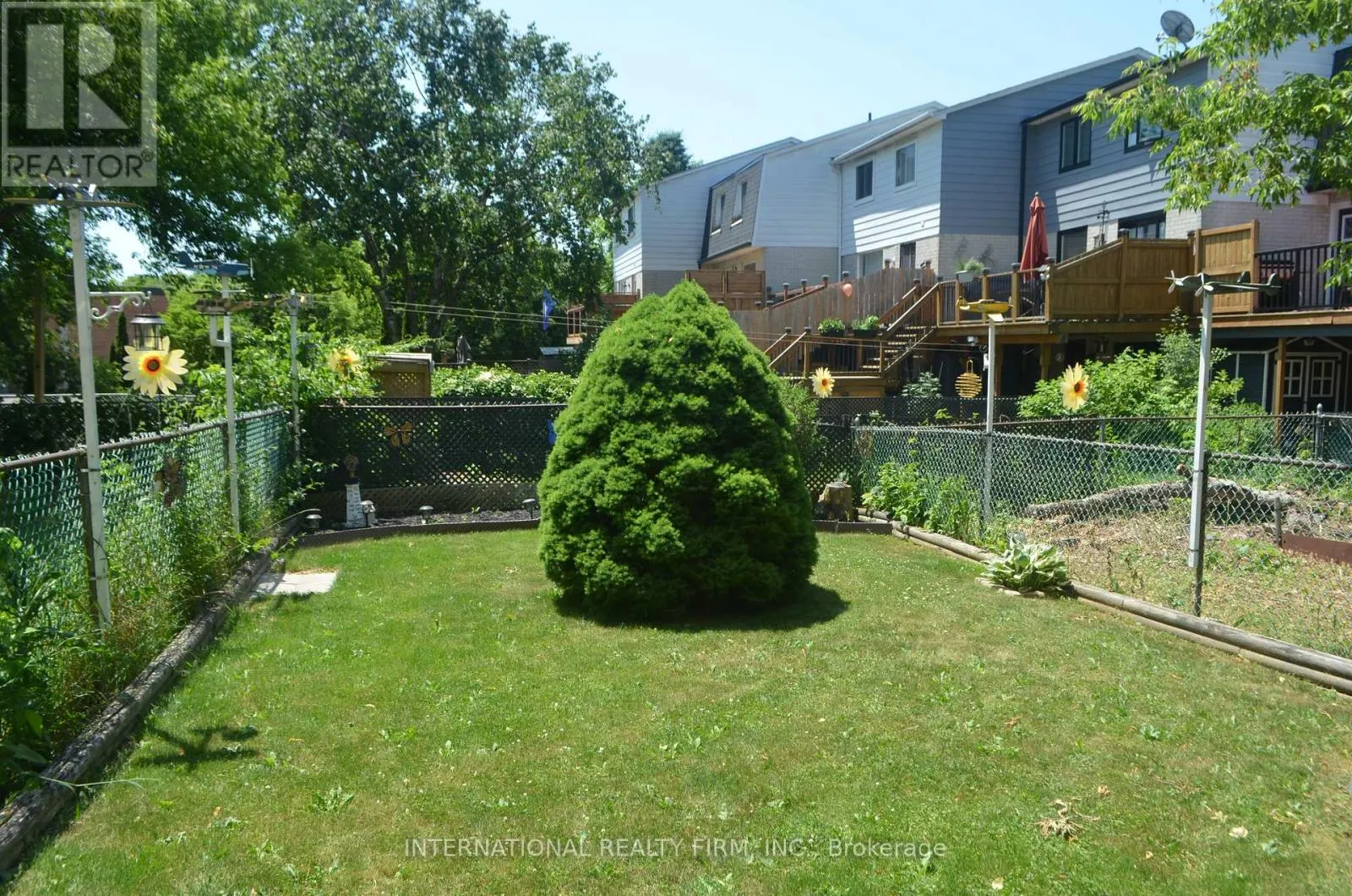 51 PEACOCK BOULEVARD