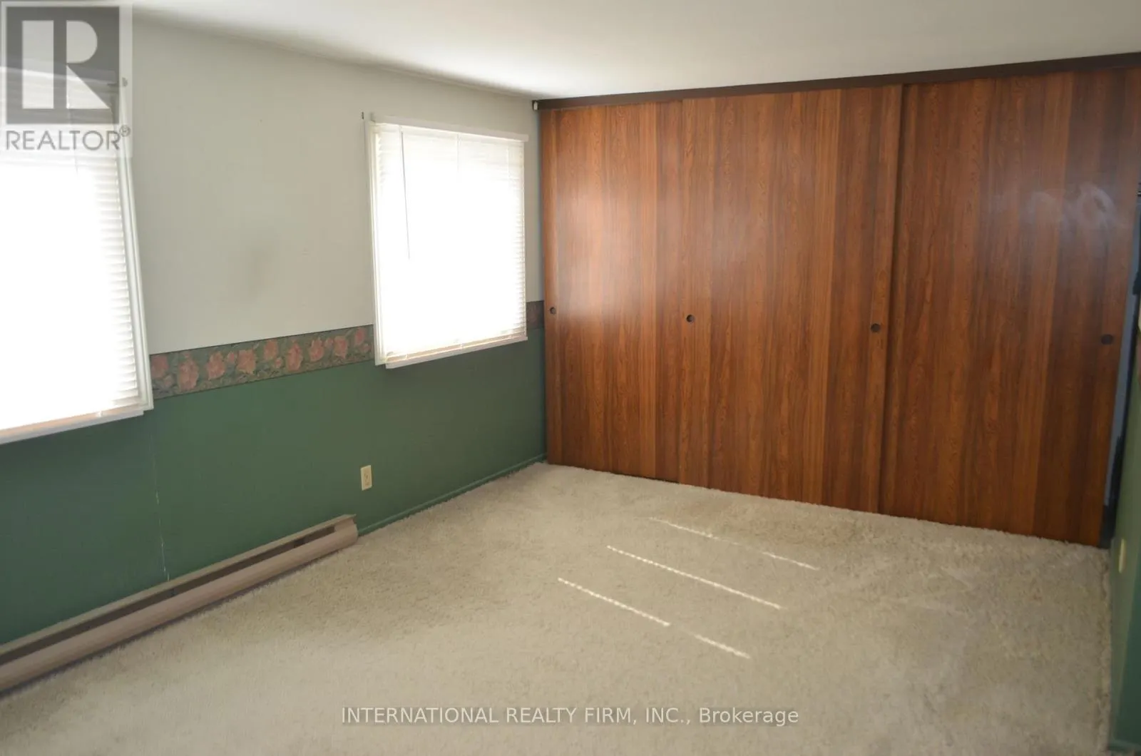 51 PEACOCK BOULEVARD