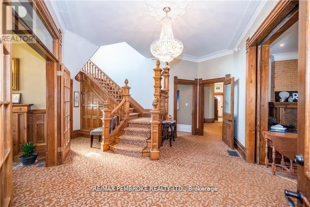 464 PEMBROKE STREET W