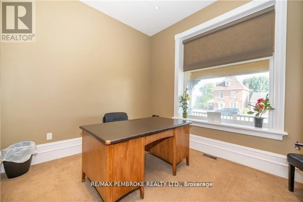 464 PEMBROKE STREET W