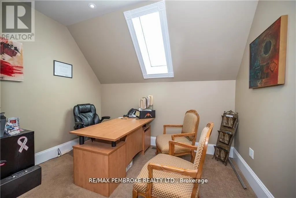 464 PEMBROKE STREET W