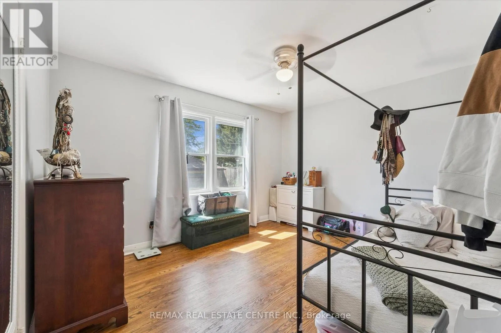 2 - 115 MARLBOROUGH AVENUE