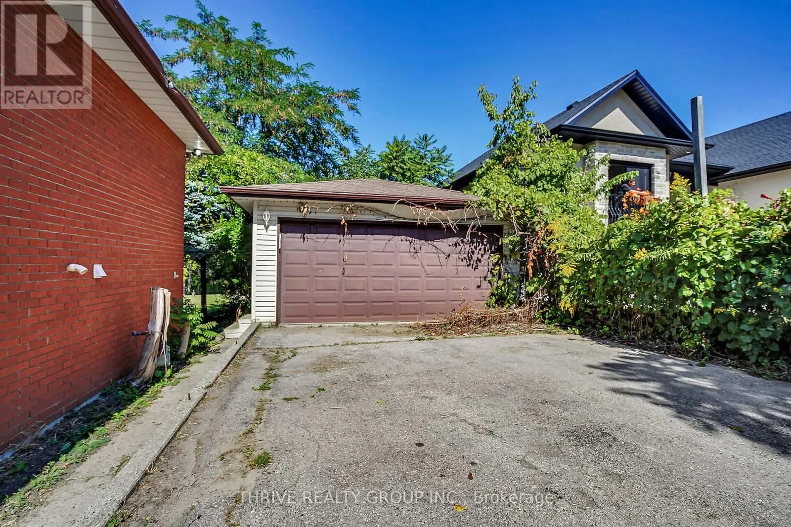 425 RIVERSIDE DRIVE