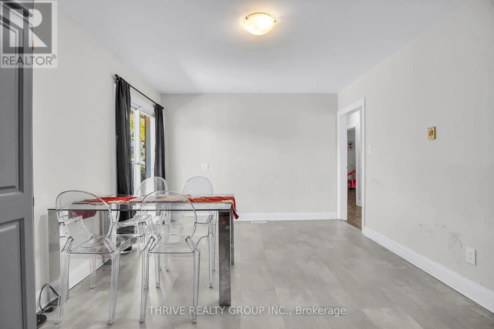425 RIVERSIDE DRIVE