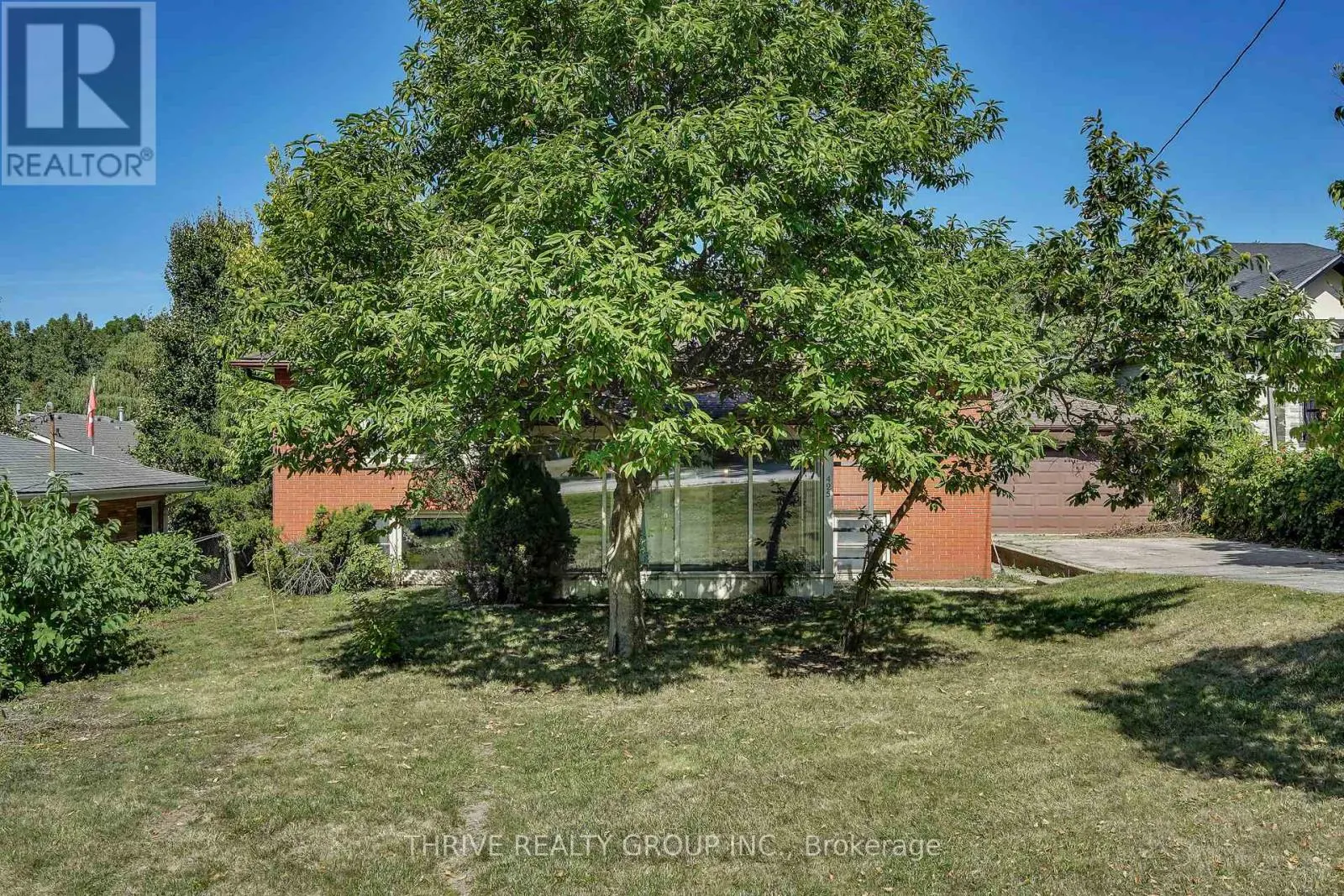 425 RIVERSIDE DRIVE