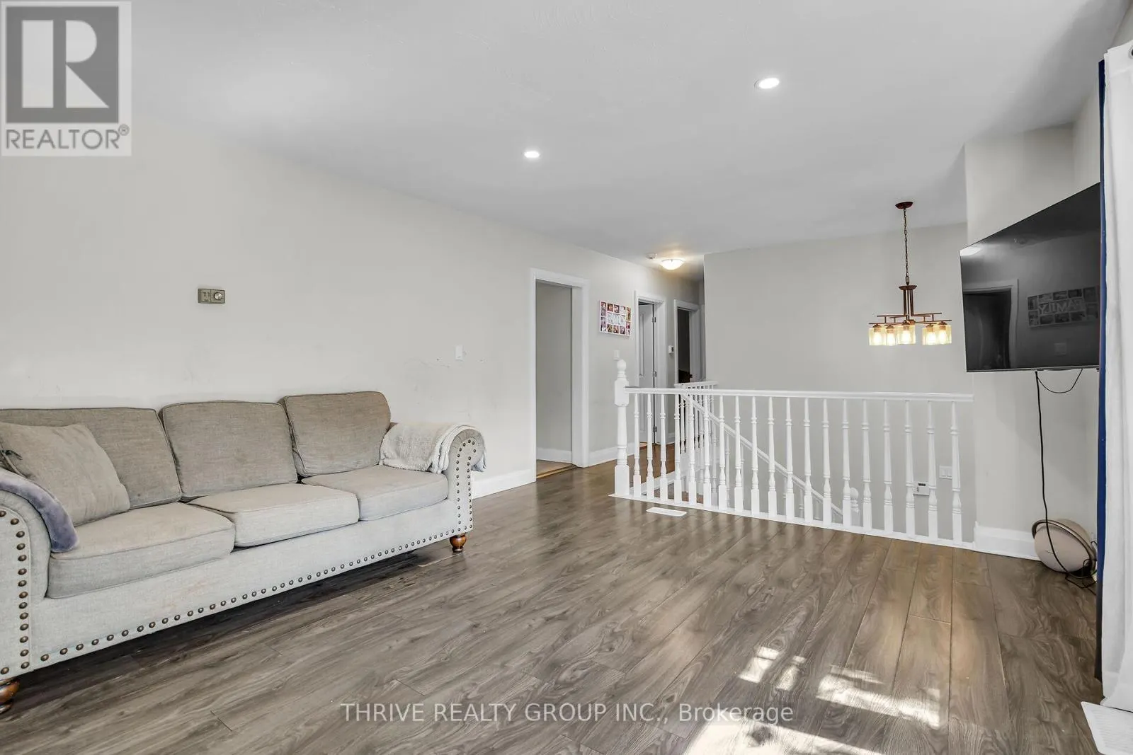 425 RIVERSIDE DRIVE