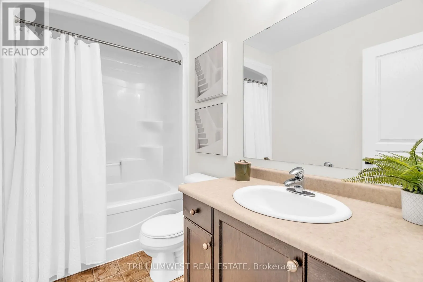 35 - 105 PINNACLE DRIVE