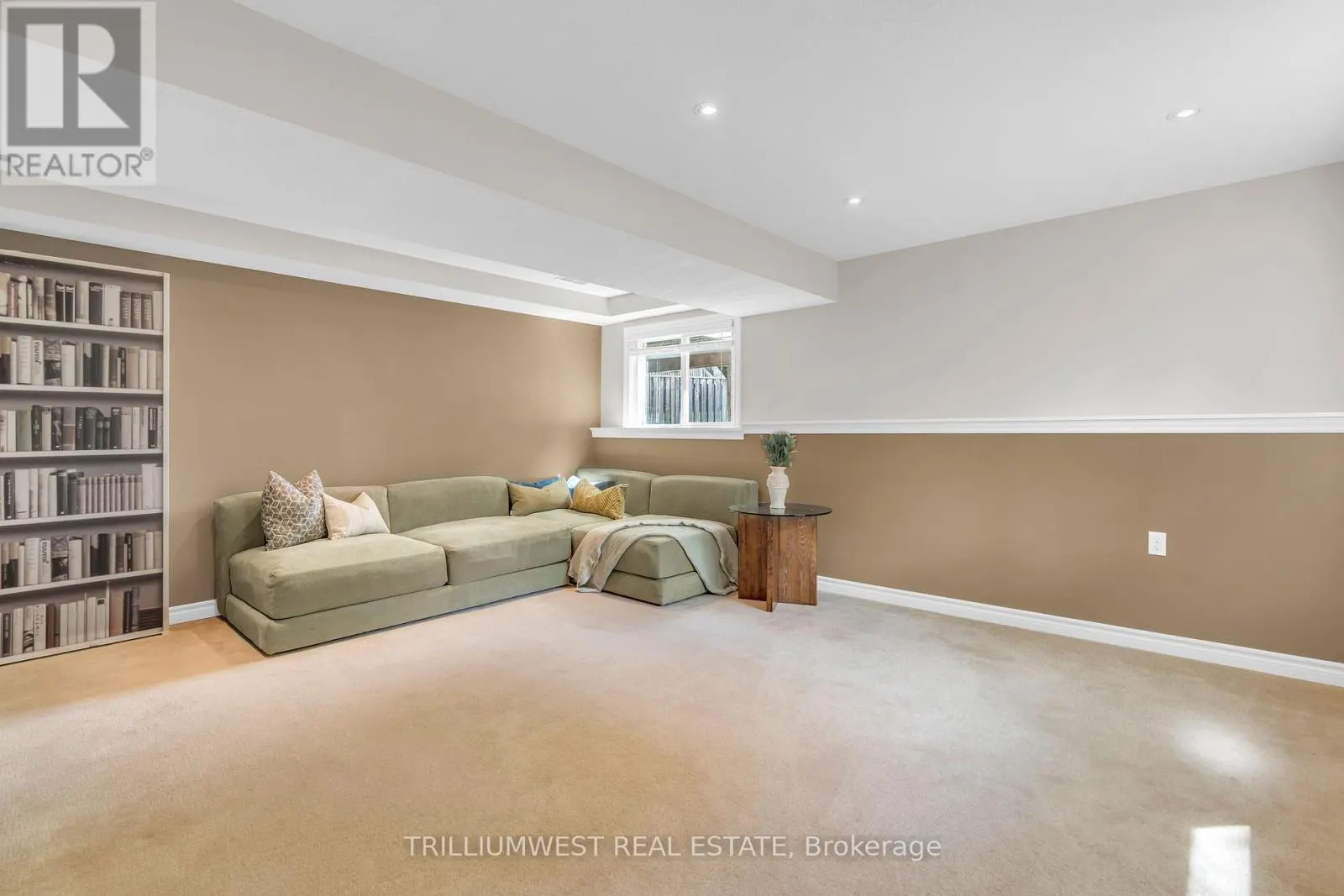 35 - 105 PINNACLE DRIVE