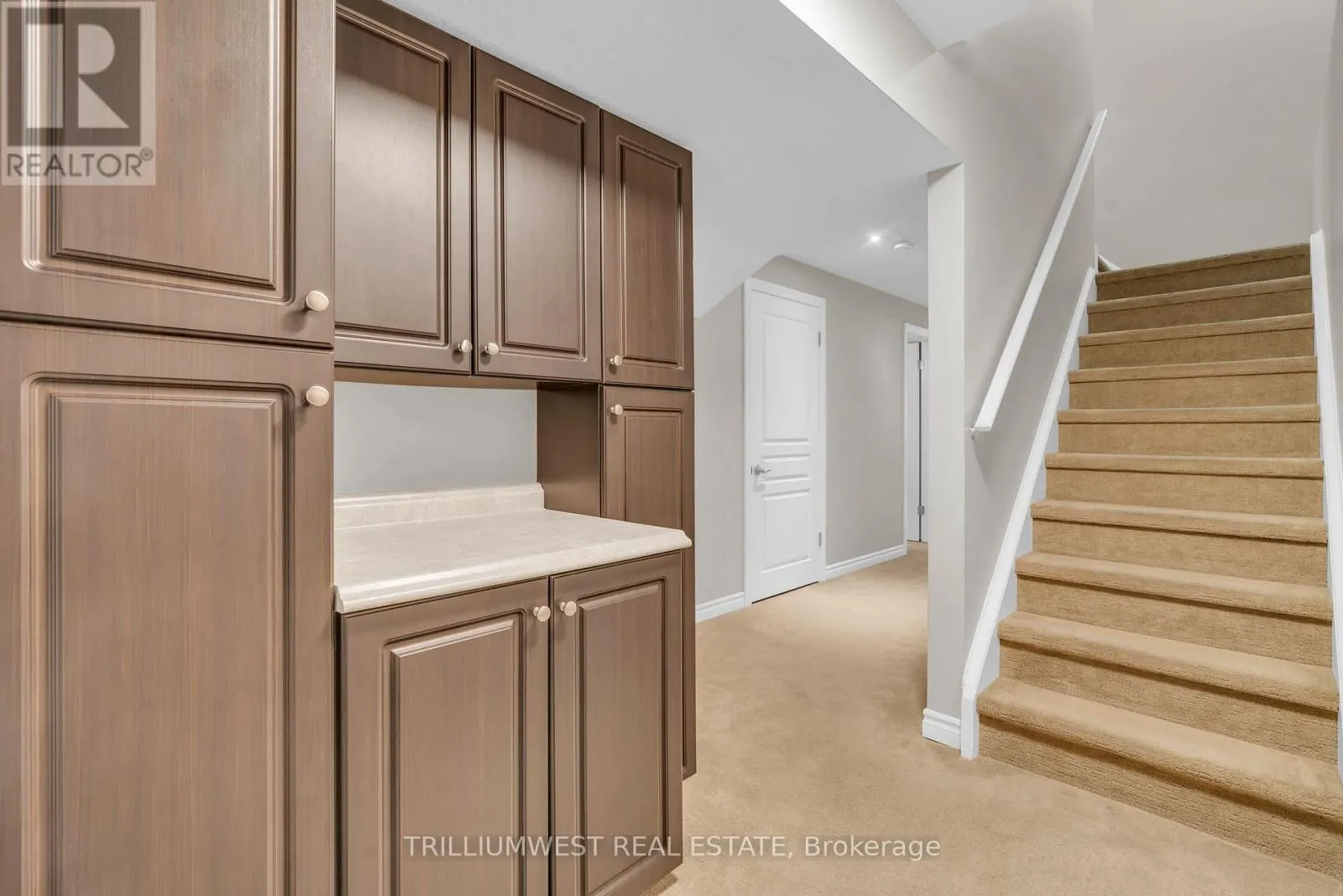 35 - 105 PINNACLE DRIVE