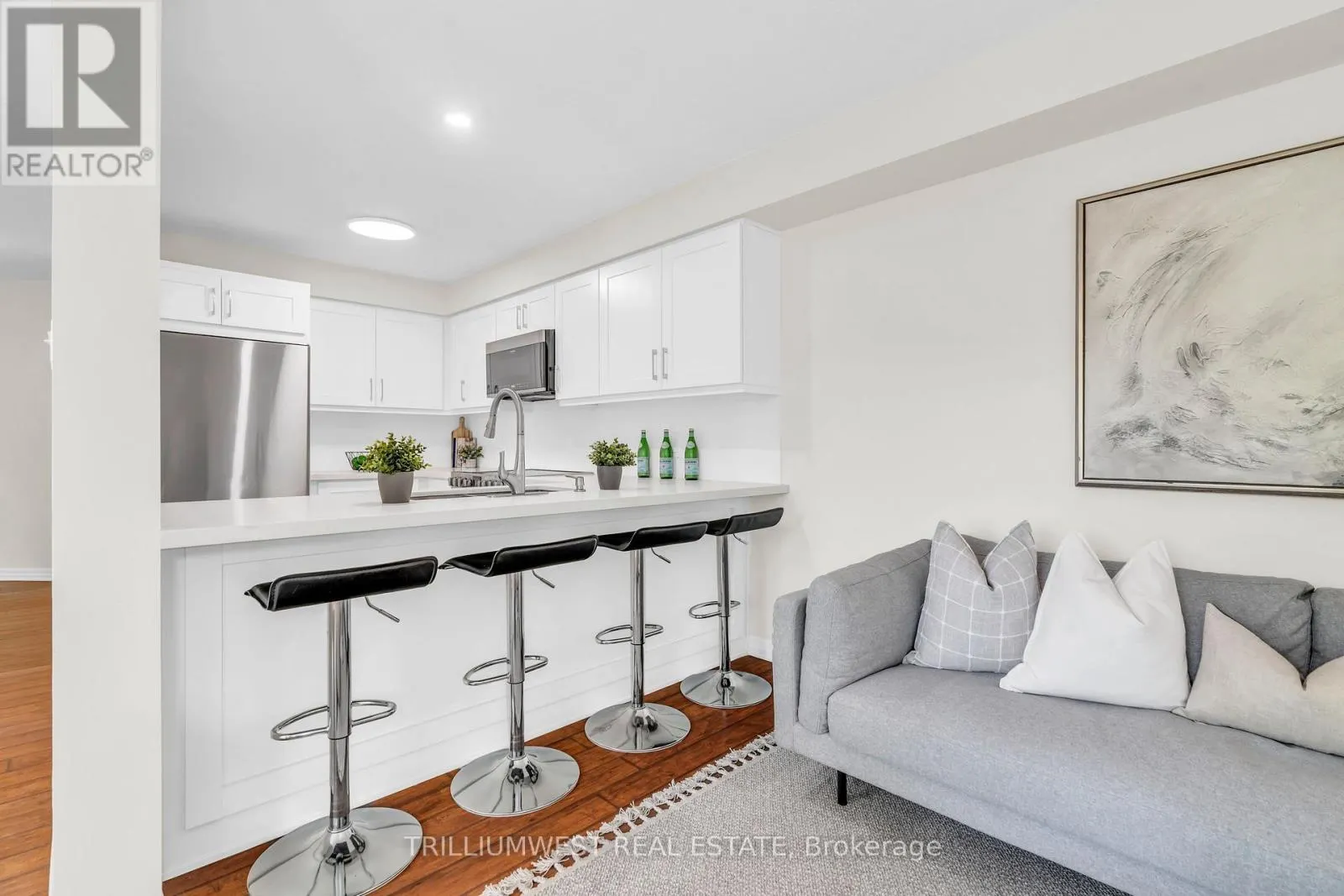 35 - 105 PINNACLE DRIVE