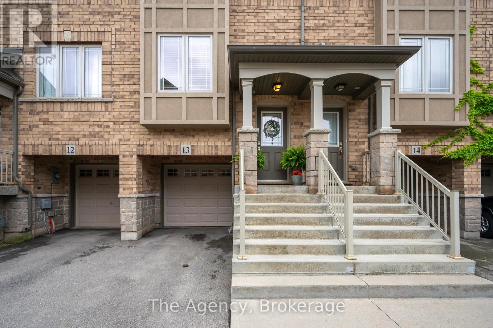 13 - 201 WESTBANK TRAIL, #13