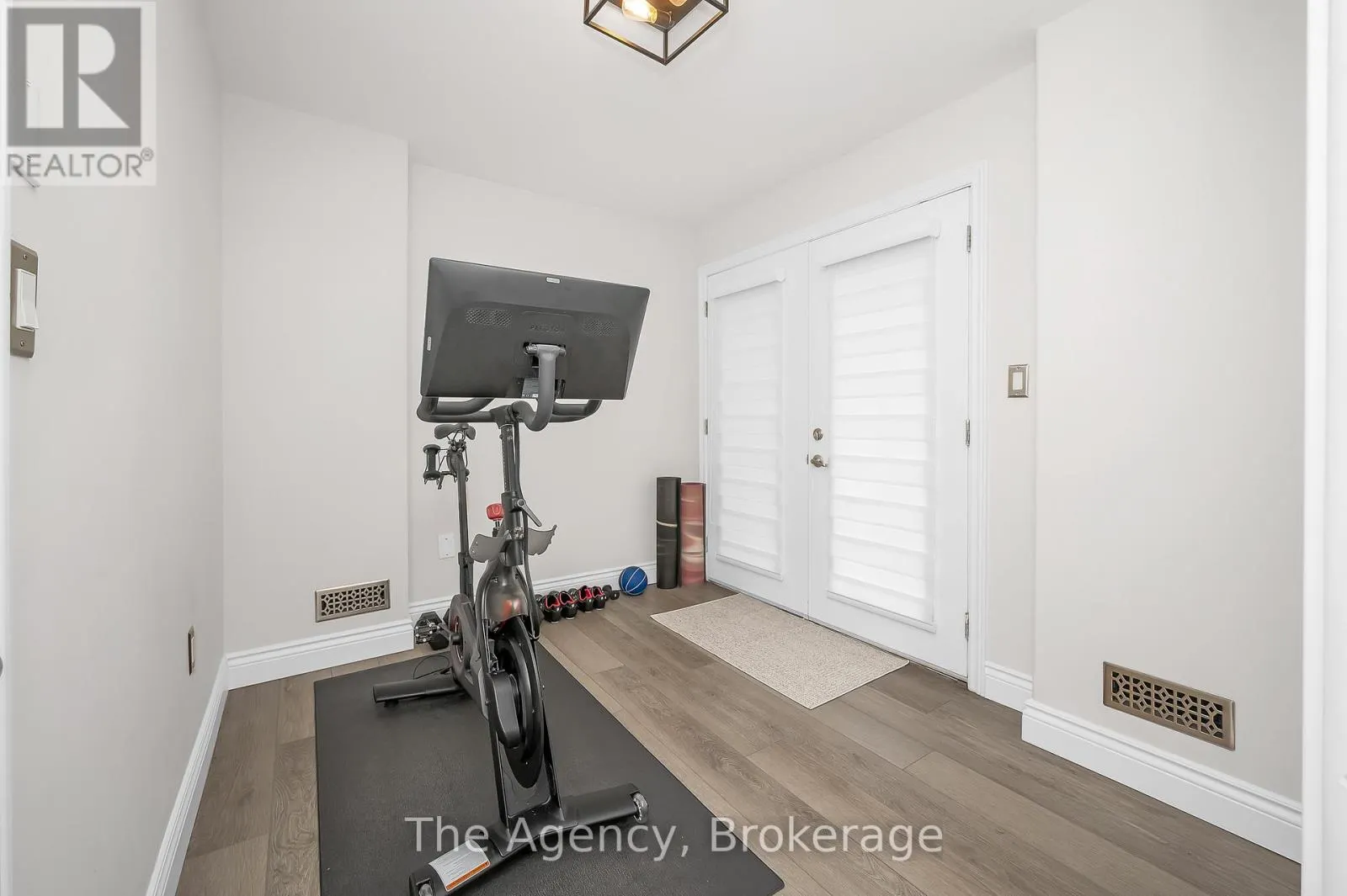 13 - 201 WESTBANK TRAIL, #13
