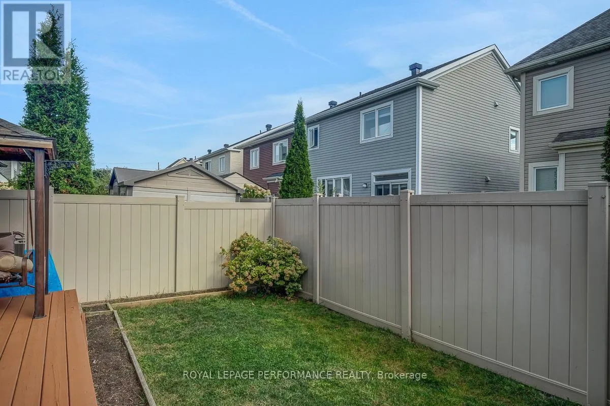 417 MEADOWHAWK CRESCENT