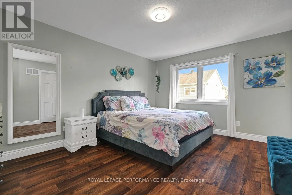 417 MEADOWHAWK CRESCENT