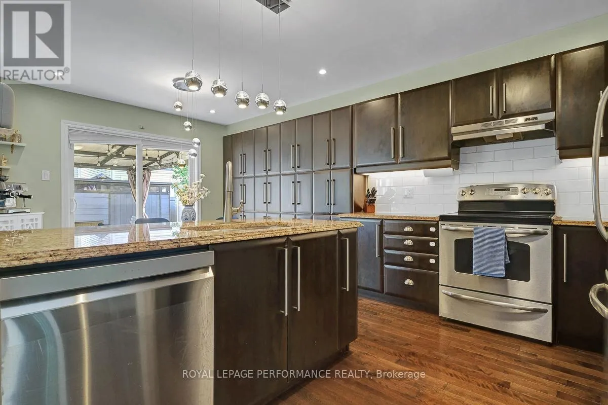 417 MEADOWHAWK CRESCENT