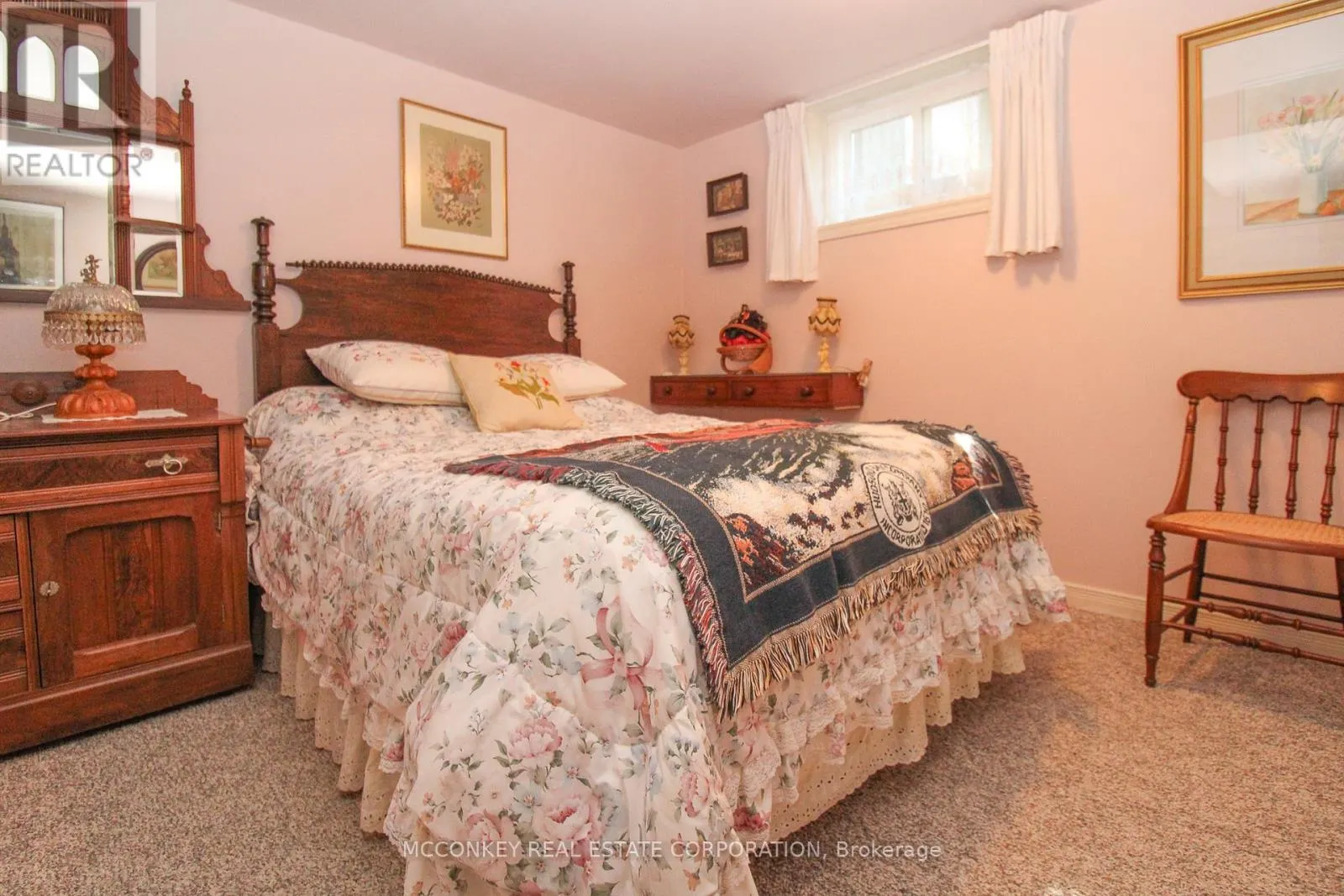 17 ENGLEBURN PLACE