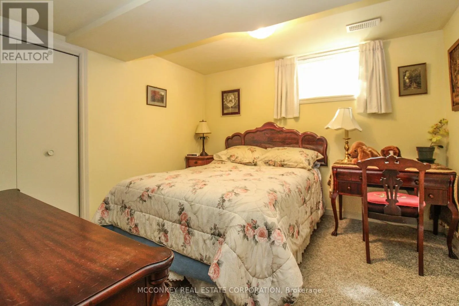 17 ENGLEBURN PLACE