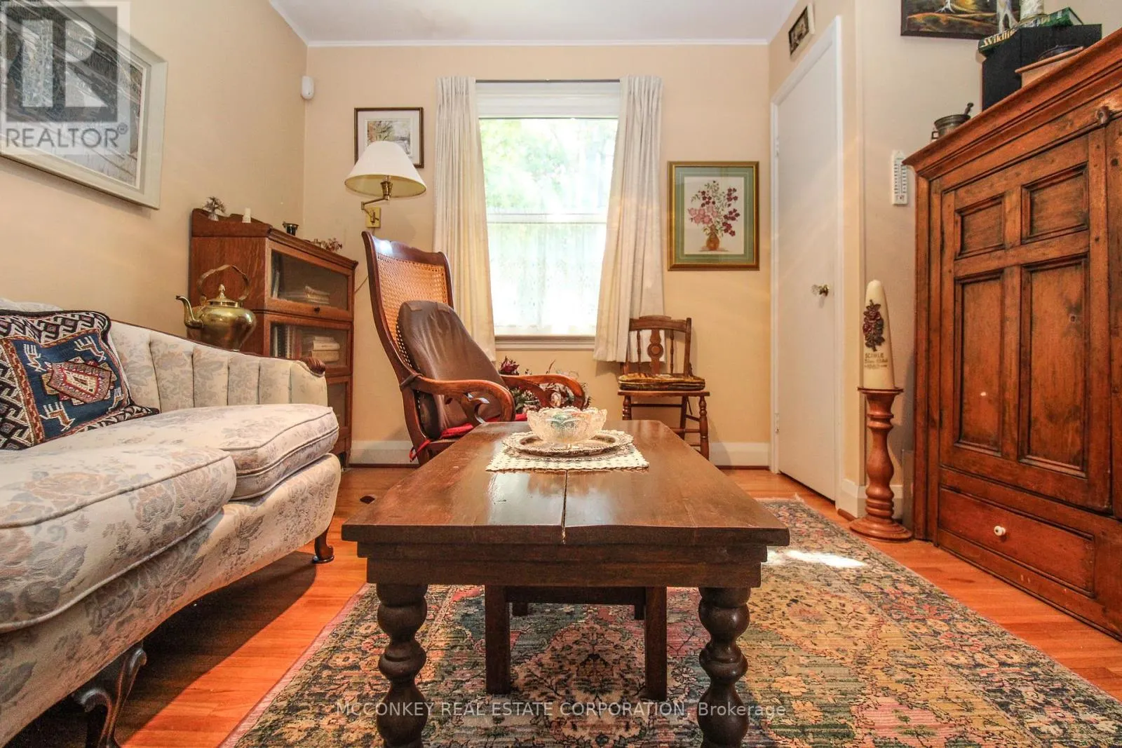 17 ENGLEBURN PLACE