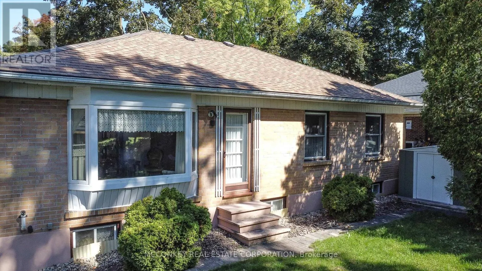 17 ENGLEBURN PLACE