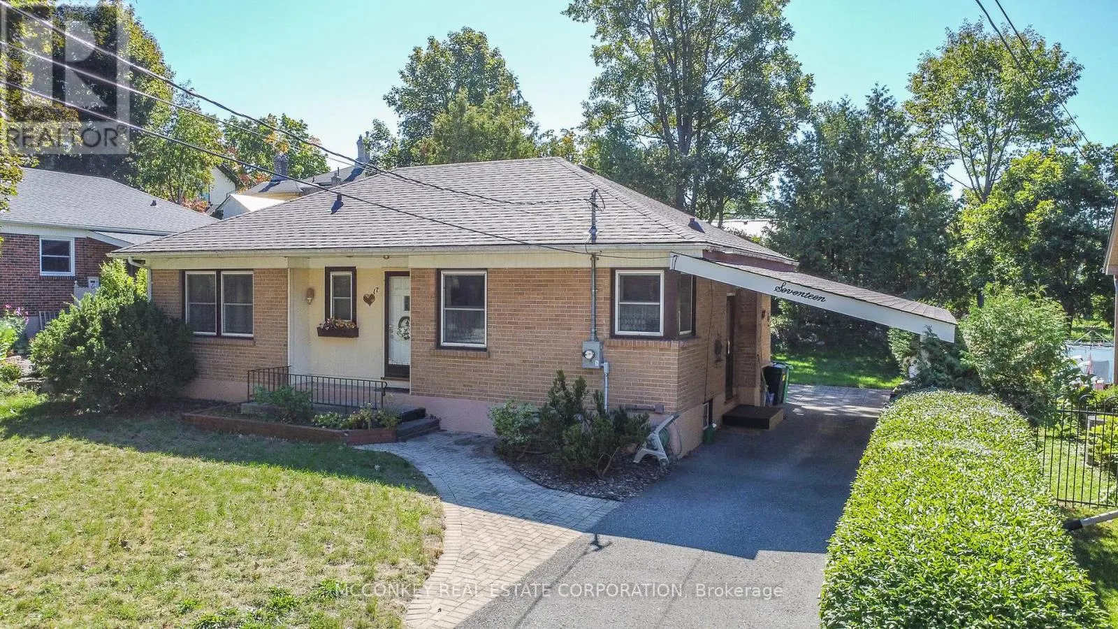 17 ENGLEBURN PLACE