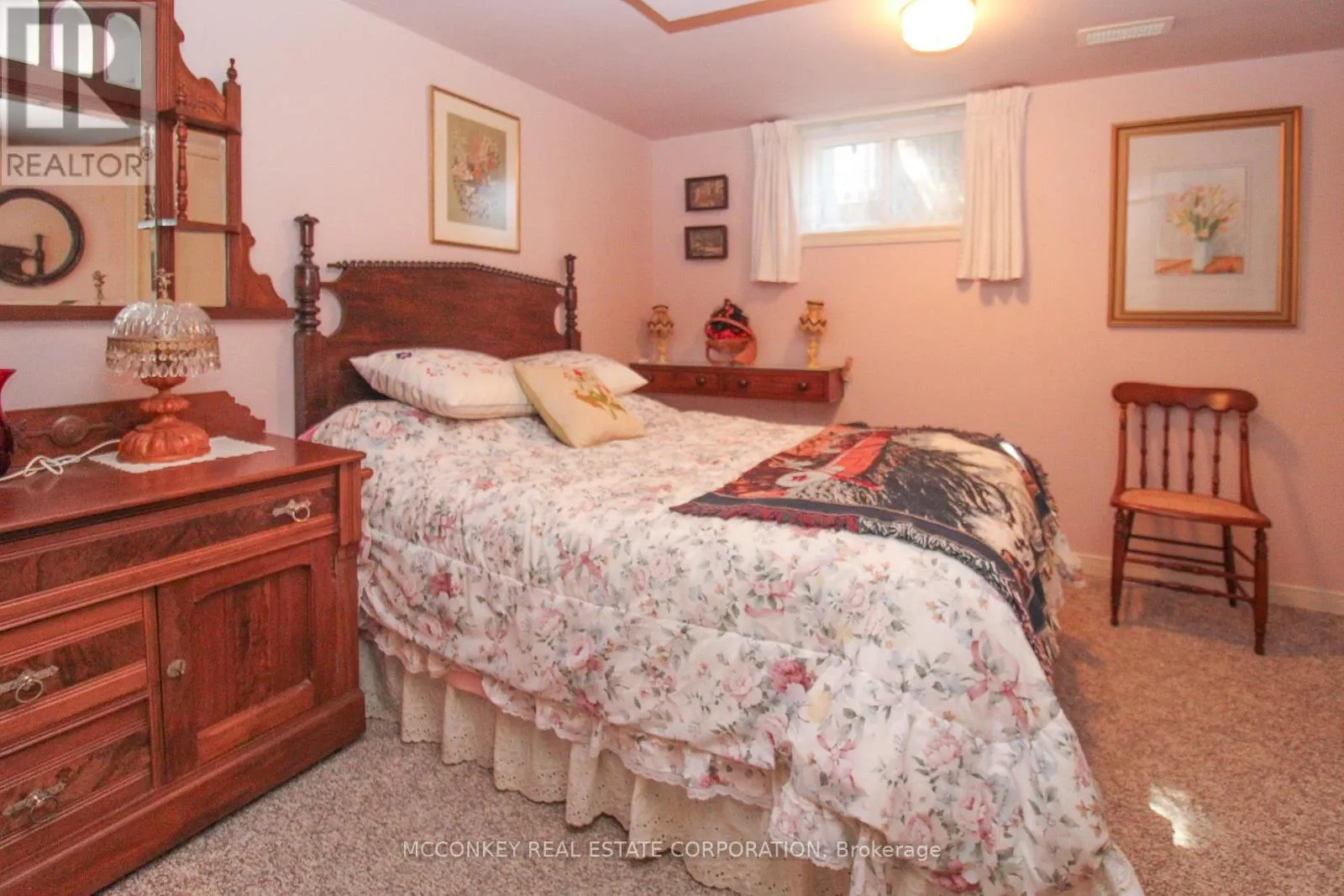 17 ENGLEBURN PLACE