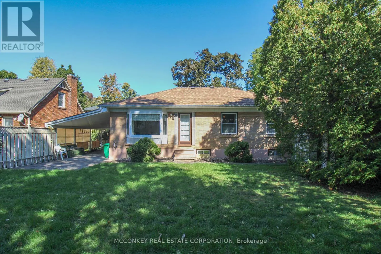 17 ENGLEBURN PLACE