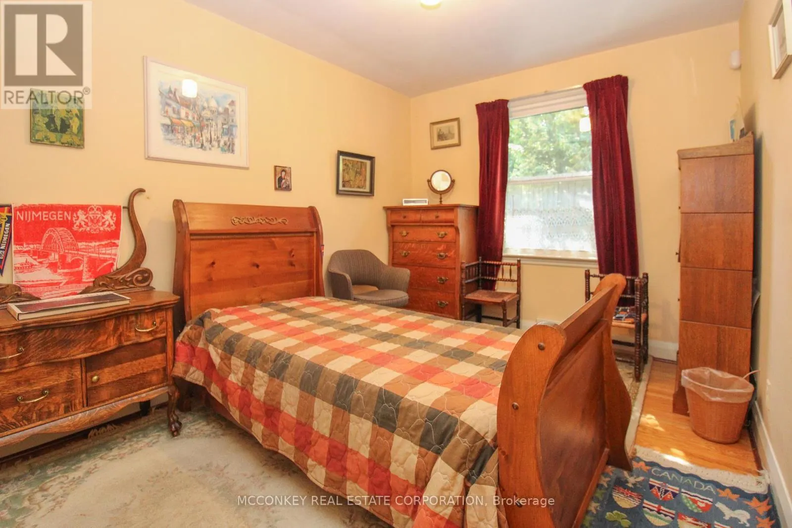 17 ENGLEBURN PLACE