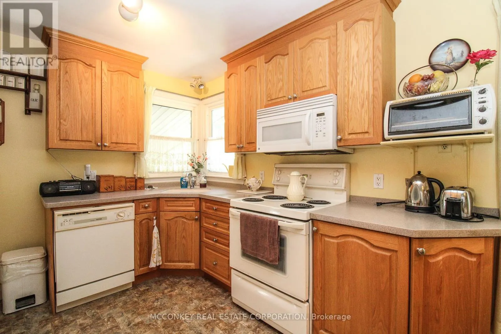 17 ENGLEBURN PLACE