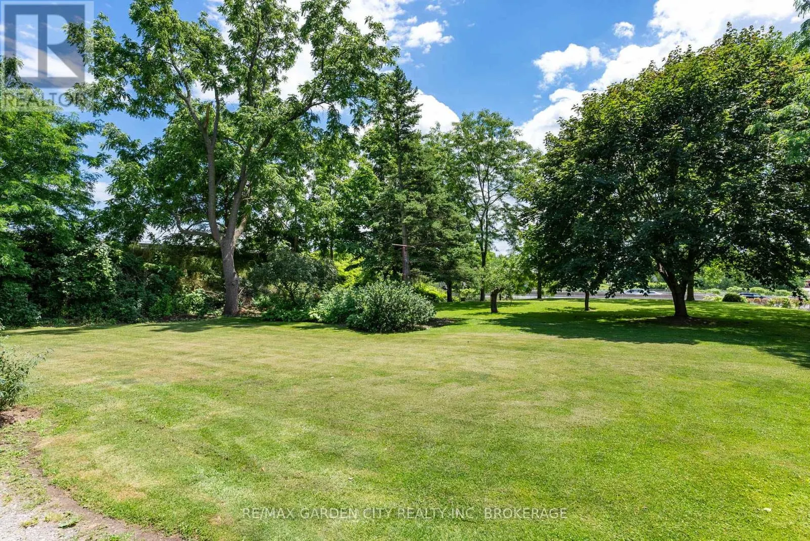 5400 NORTH SERVICE ROAD