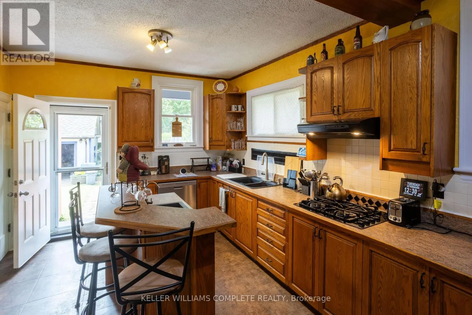 52 BALMORAL AVENUE S