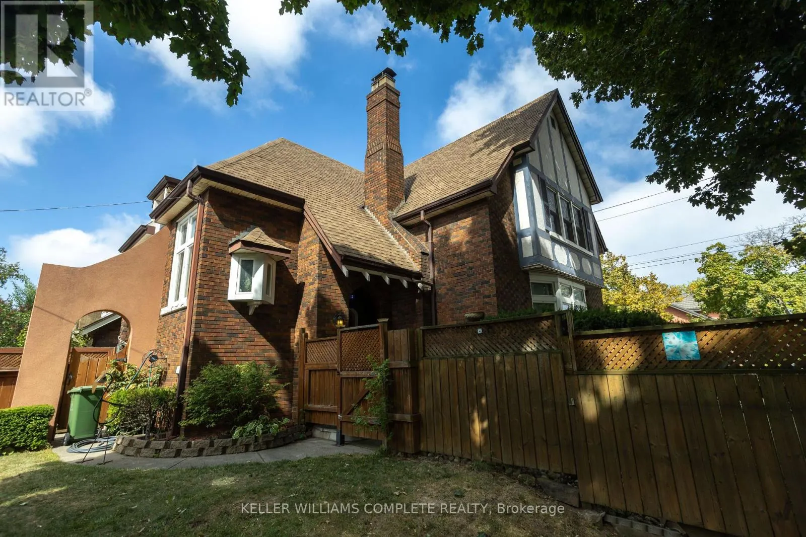 52 BALMORAL AVENUE S