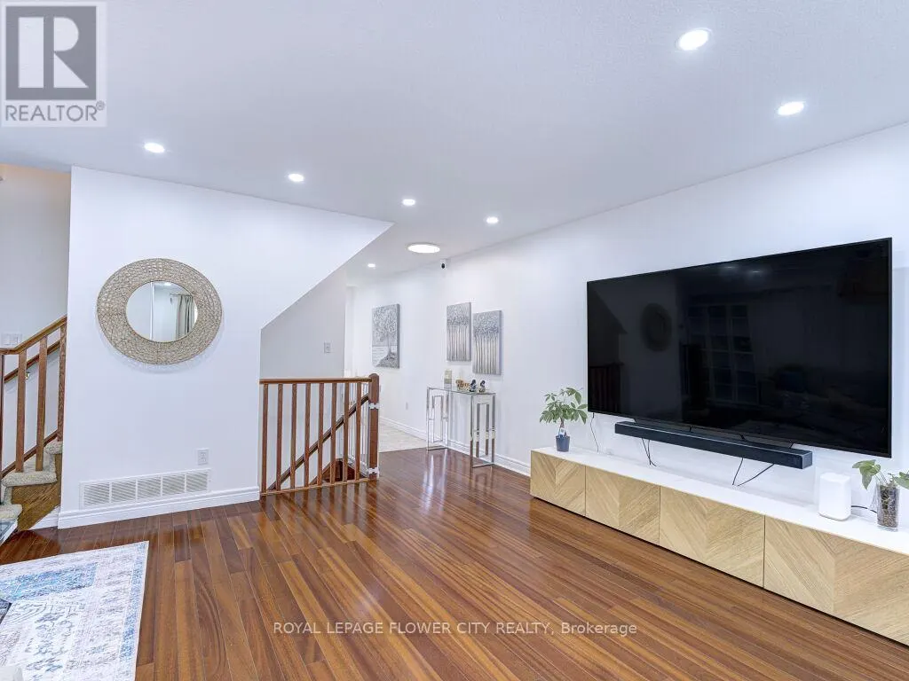 24 - 250 AINSLIE STREET