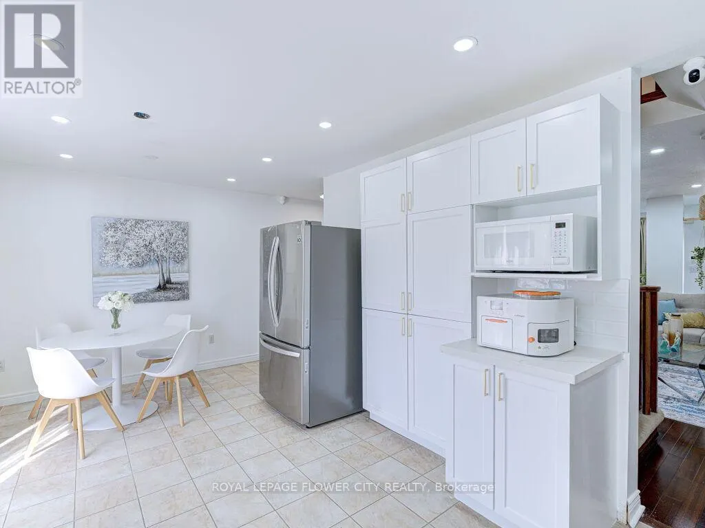 24 - 250 AINSLIE STREET