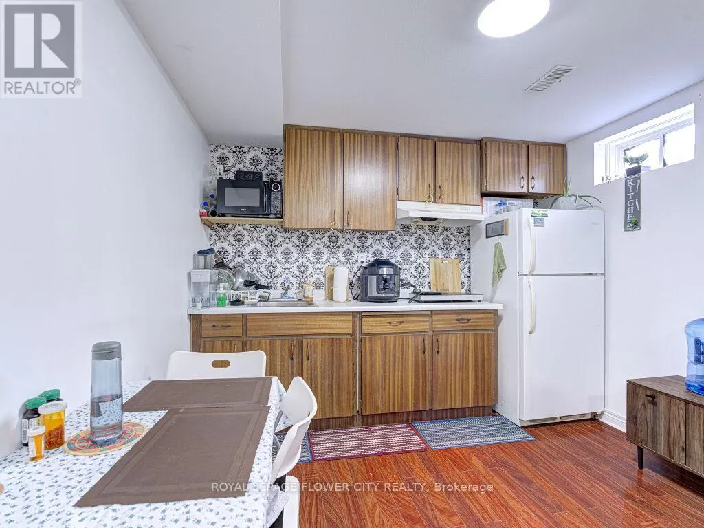 24 - 250 AINSLIE STREET
