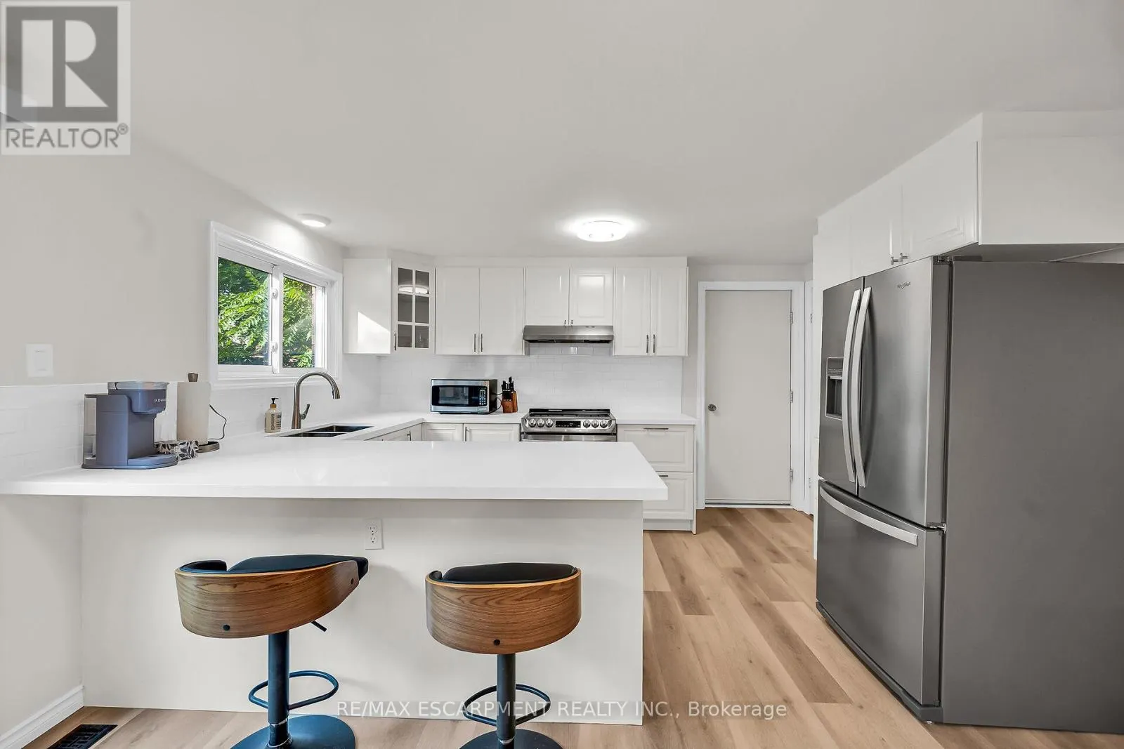 494 KORTRIGHT ROAD W