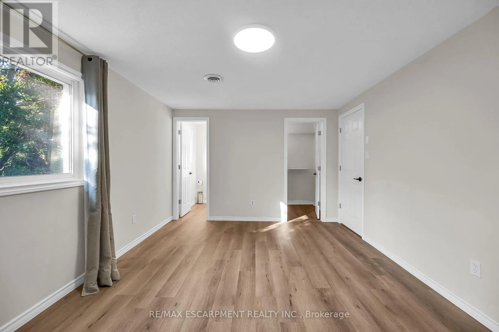 494 KORTRIGHT ROAD W