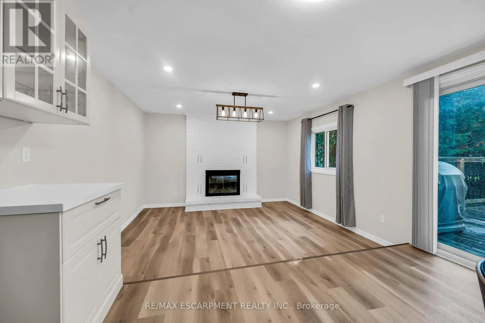 494 KORTRIGHT ROAD W