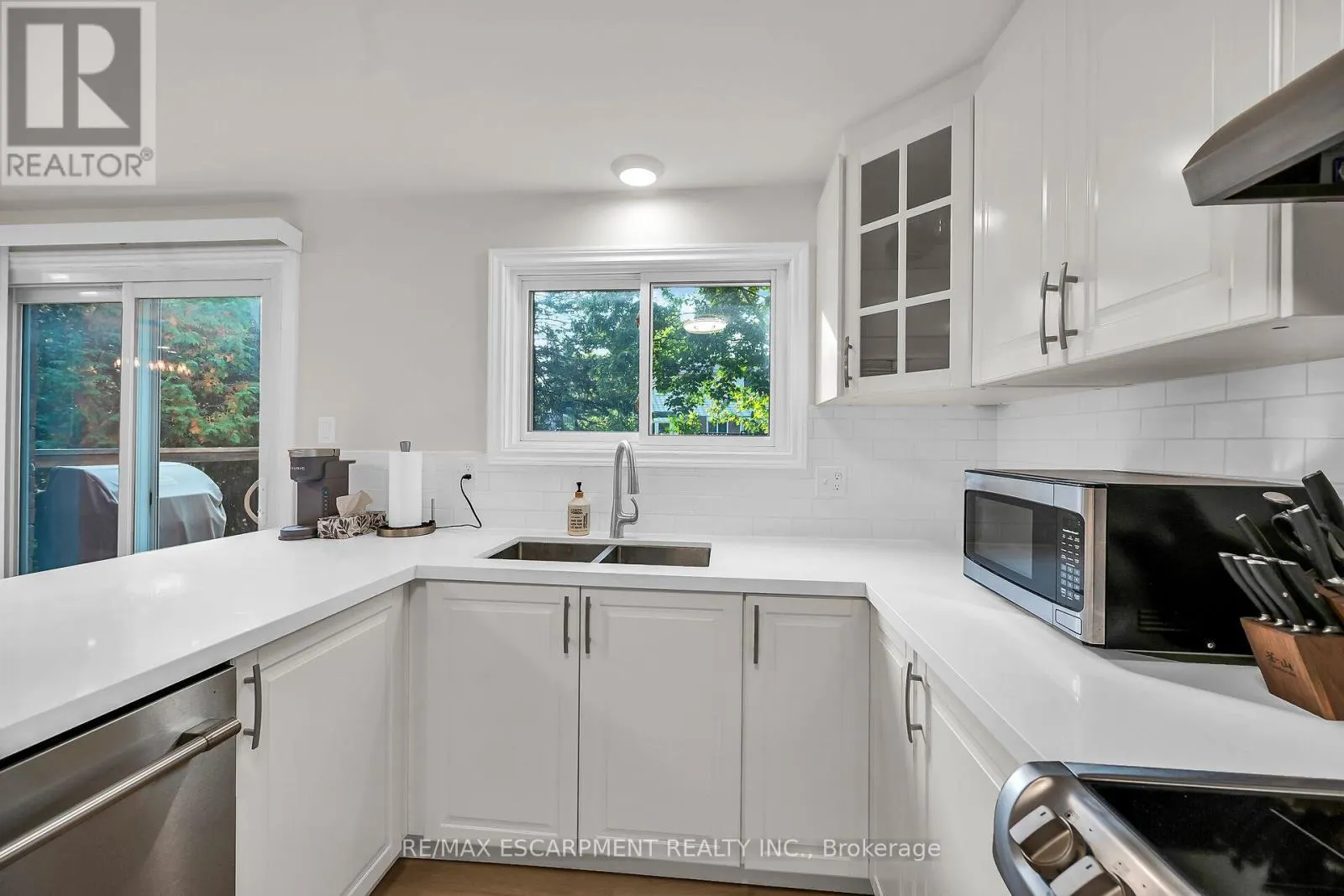 494 KORTRIGHT ROAD W